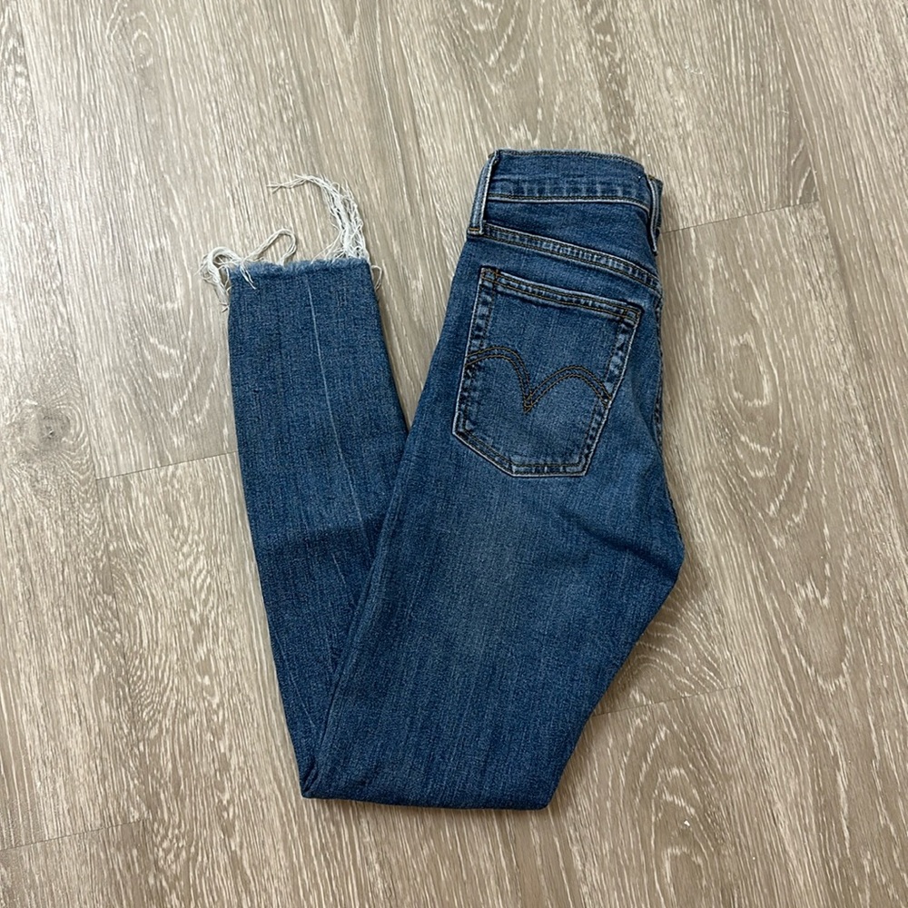 Levi’s wedgie skinny jeans